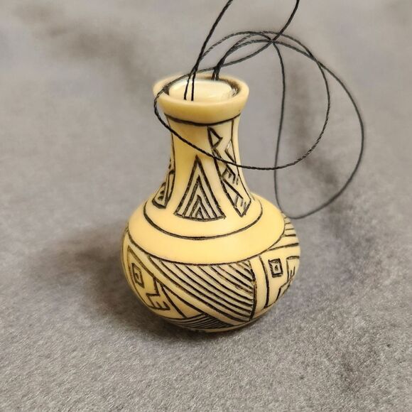 Robert Shields Miniature Vase Ornament 1-1/2"H, Cream with black carved lines - Picture 5 of 6